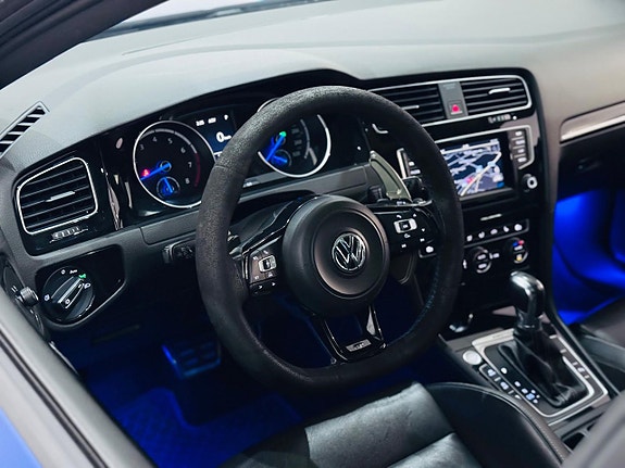 Volkswagen Golf VII 9 of 20