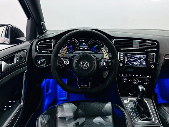 Volkswagen Golf VII 18 of 20