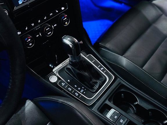 Volkswagen Golf VII 11 of 20