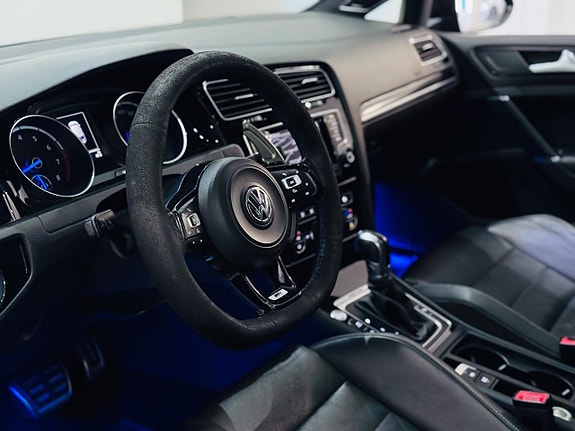 Volkswagen Golf VII 10 of 20