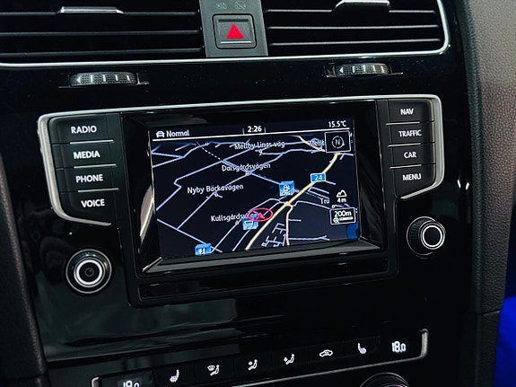 Volkswagen Golf VII 15 of 20