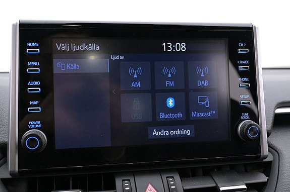 Toyota RAV4 Plug-in Hybrid 16 of 27