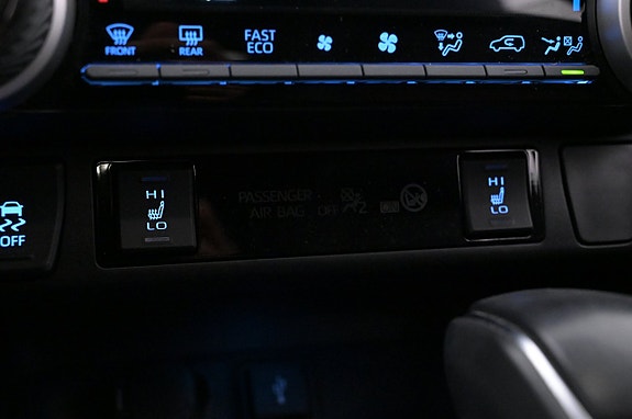 Toyota RAV4 Plug-in Hybrid 19 of 27