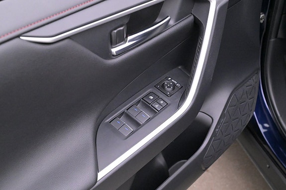Toyota RAV4 Plug-in Hybrid 10 of 27