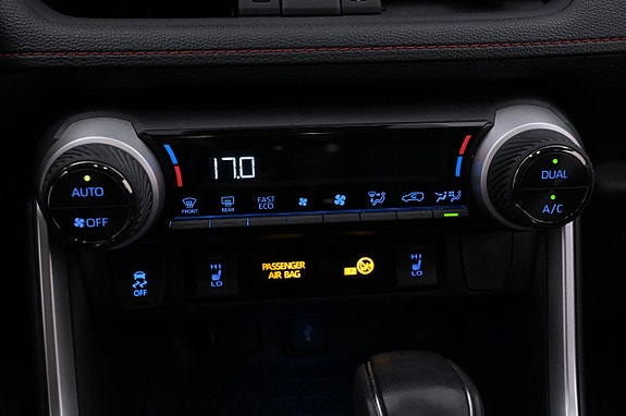 Toyota RAV4 Plug-in Hybrid 18 of 27