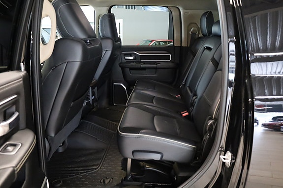 Dodge RAM 2500 13 of 23