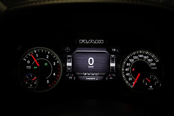 Dodge RAM 2500 15 of 23