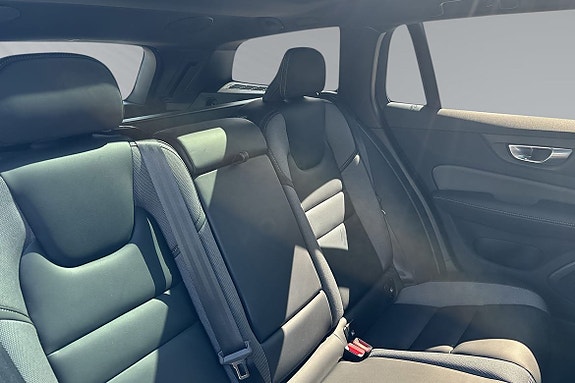 Volvo V60 13 of 19