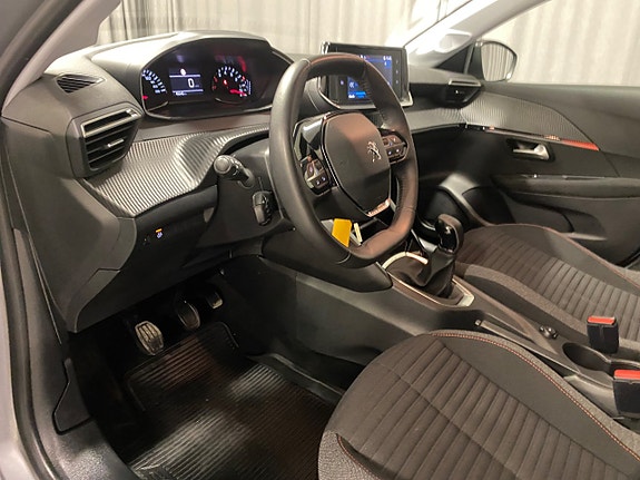 Peugeot 208 10 of 12