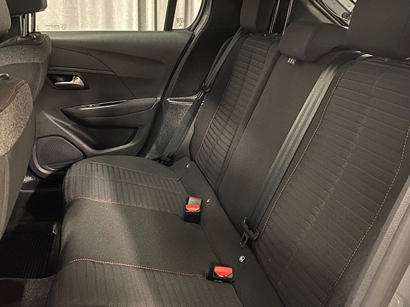 Peugeot 208 7 of 12