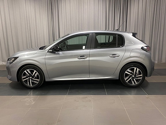 Peugeot 208 2 of 5