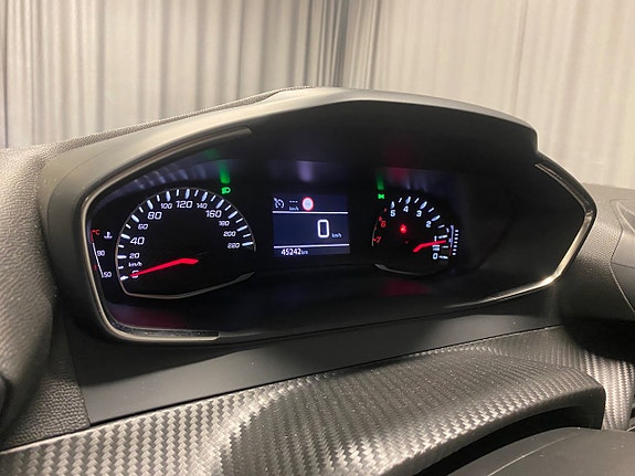 Peugeot 208 11 of 12