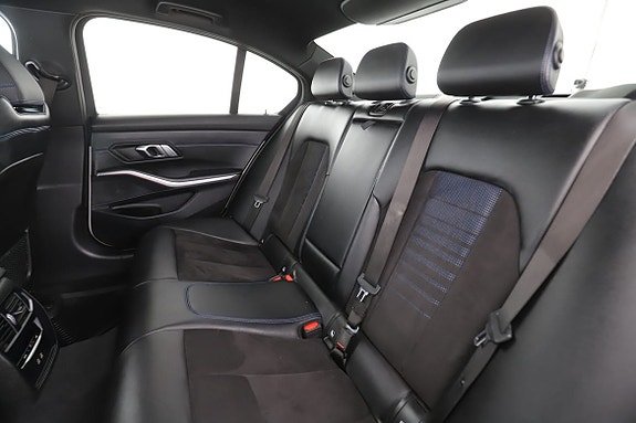 BMW 330e 15 of 30