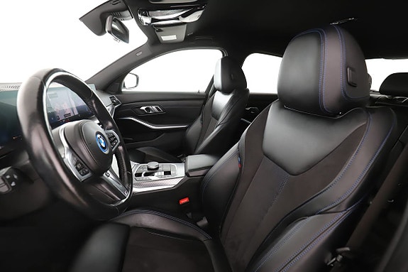 BMW 330e 11 of 30