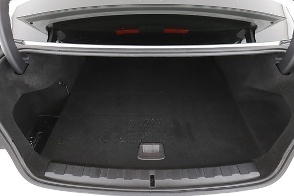 BMW 330e 18 of 30