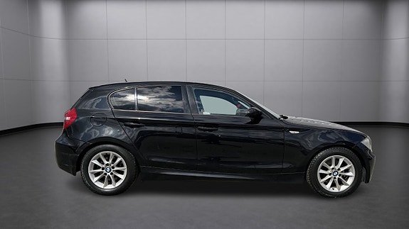 BMW 120d 4 of 5