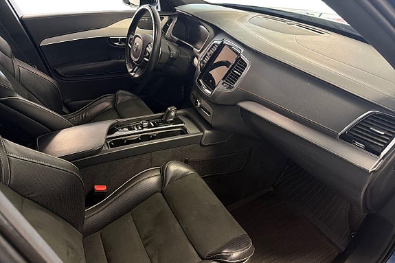 Volvo XC90 7 of 27