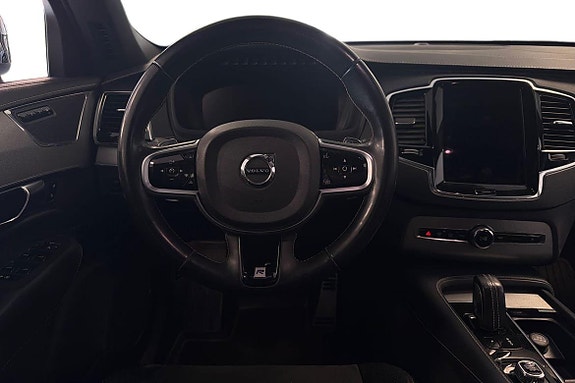 Volvo XC90 11 of 27