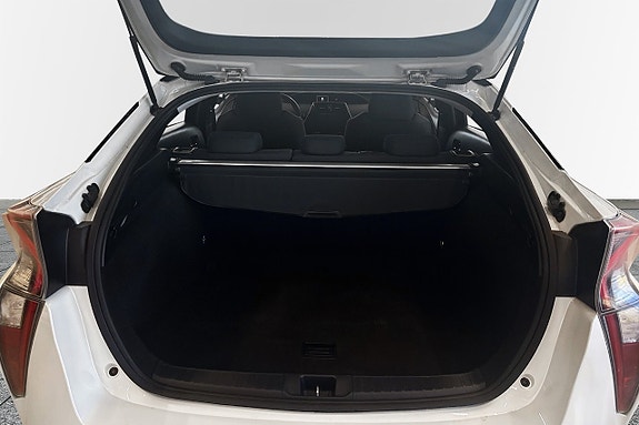 Toyota Prius 9 of 10