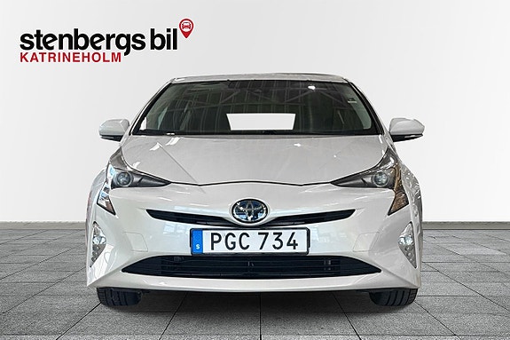 Toyota Prius 4 of 5