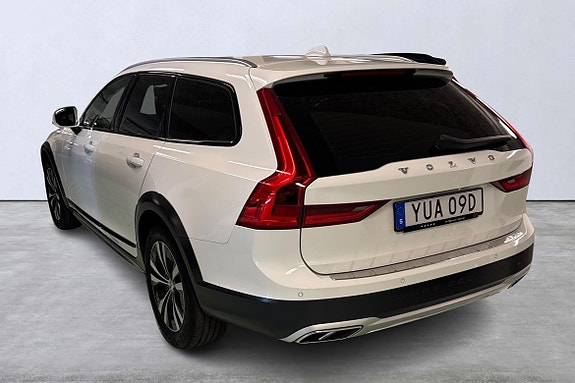 Volvo V90 Cross Country 4 of 5
