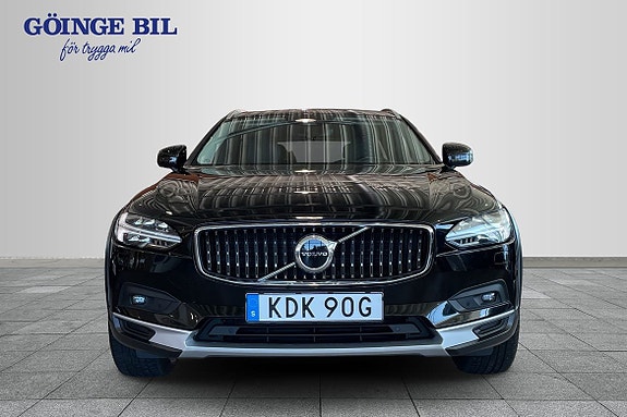 Volvo V90 Cross Country 3 of 5