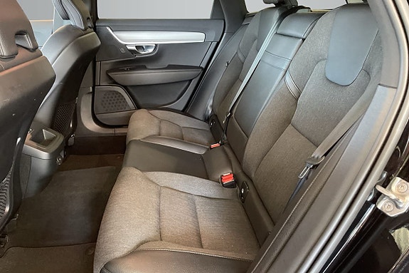 Volvo V90 Cross Country 11 of 18