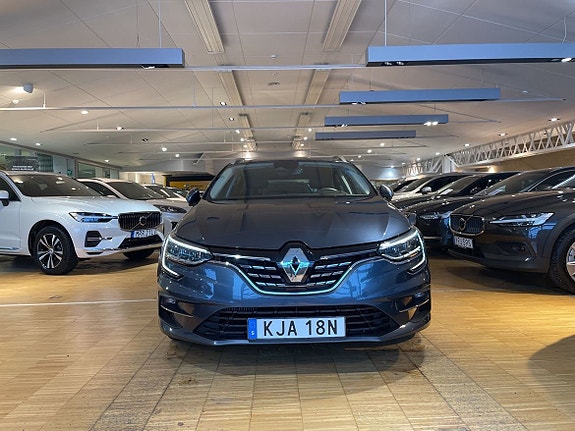 Renault Megane IV 2 of 5