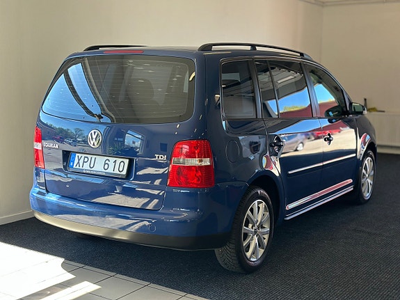 Volkswagen Touran 5 of 5