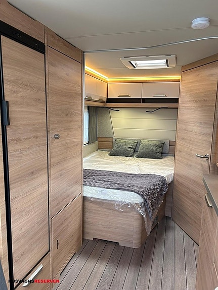 Knaus SÜDWIND BLACK SELECTION 580 UF 15 of 21