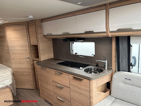 Knaus SÜDWIND BLACK SELECTION 580 UF 13 of 21