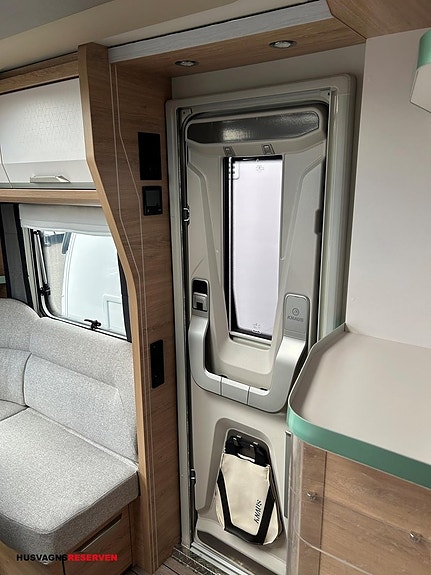 Knaus SÜDWIND BLACK SELECTION 580 UF 21 of 21