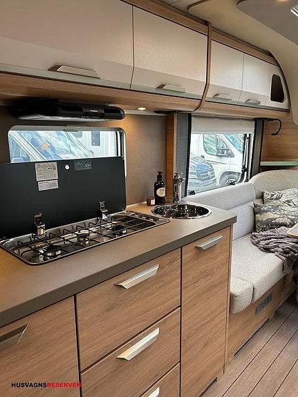 Knaus SÜDWIND BLACK SELECTION 580 UF 12 of 21