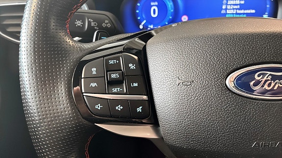 Ford Explorer 17 of 24