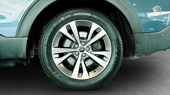 Ford Explorer 9 of 24