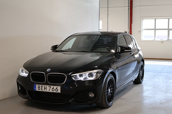 BMW 118i 4 of 5