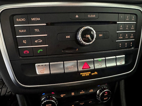 Mercedes-Benz GLA200 9 of 13