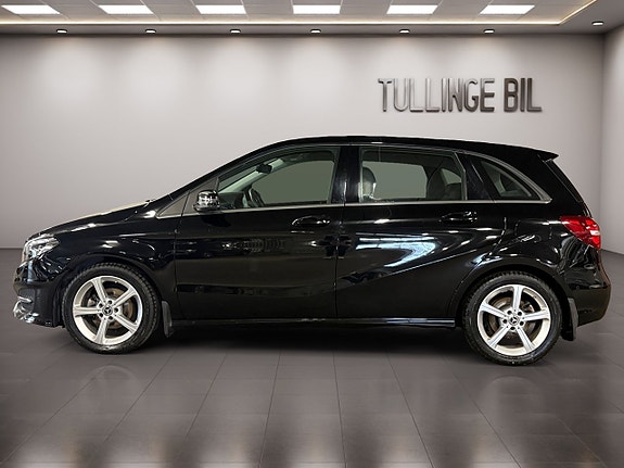 Mercedes-Benz B180 d 2 of 5
