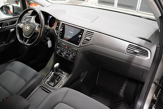Volkswagen Golf Sportsvan 8 of 20