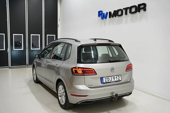 Volkswagen Golf Sportsvan 4 of 20