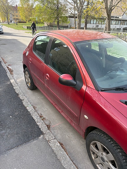 Peugeot 206 2 of 4