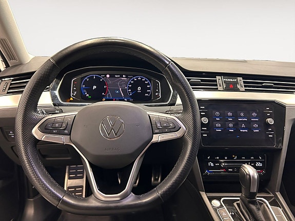 Volkswagen Passat Alltrack 13 of 26