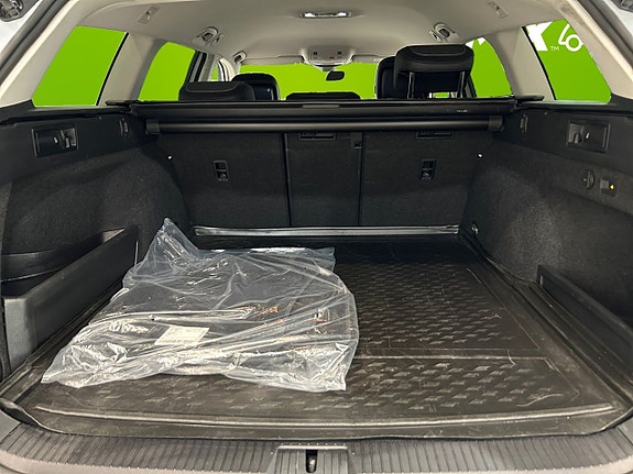Volkswagen Passat Alltrack 16 of 26