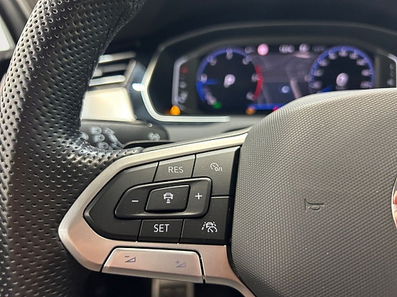 Volkswagen Passat Alltrack 26 of 26