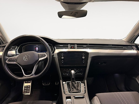 Volkswagen Passat Alltrack 10 of 26