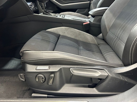 Volkswagen Passat Alltrack 19 of 26