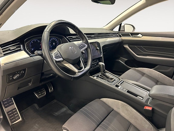 Volkswagen Passat Alltrack 9 of 26