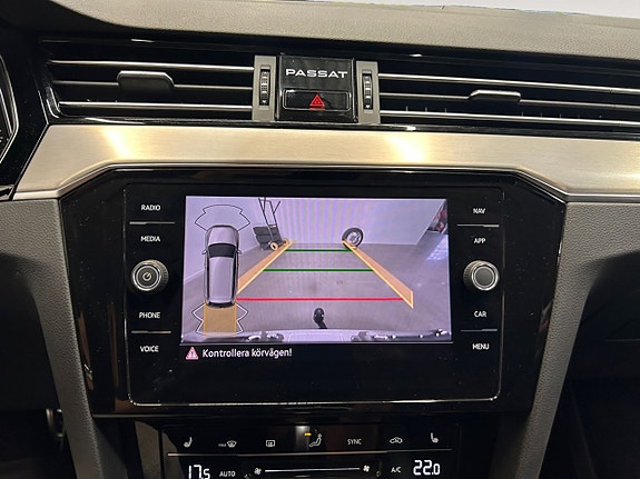 Volkswagen Passat Alltrack 20 of 26