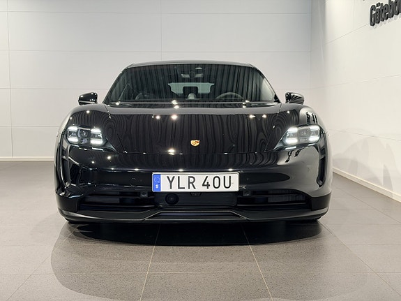 Porsche Taycan 4S 3 of 23