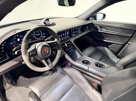 Porsche Taycan 4S 12 of 23